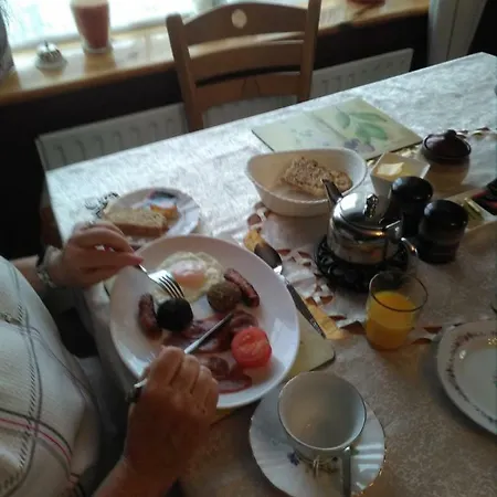 Golden Rose House Bed & Breakfast